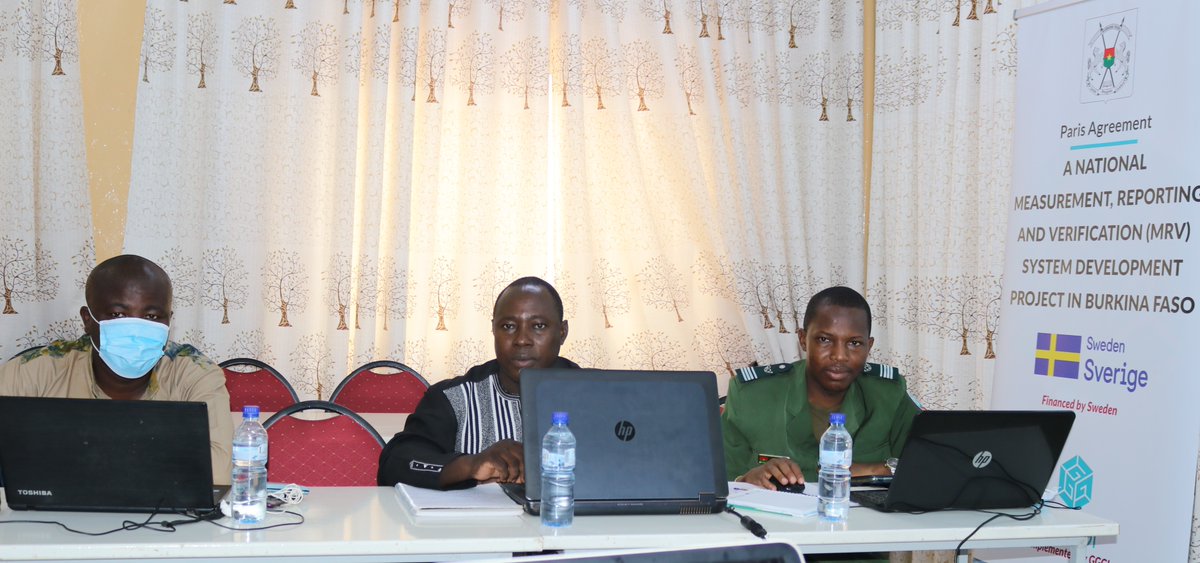 GggiBurkinafaso's tweet photo. ✨#Scholars #Students national and international #Defenseurs of #Environement #Statiticiens #DataProducers #Analystes, #BurkinaFaso is training a management team for its online #MRV platform for #ClimateAction with @SwedenInBF #SPCNDD @gggi_hq #traceability data #archiving https://t.co/HRF5UipqZD