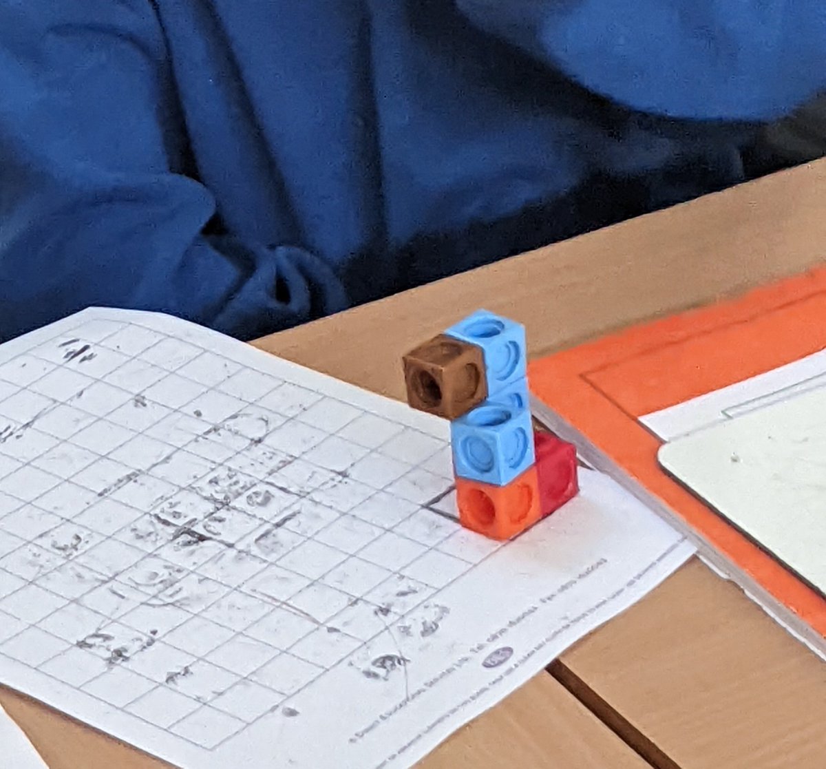 Mrs_Curzon's tweet image. Exploring shape and pattern at @SummerhillAcad1  in Year 3 as part of #CLFBigDayofMaths @Cabotfederation  lots of #expressing and #conjecturing