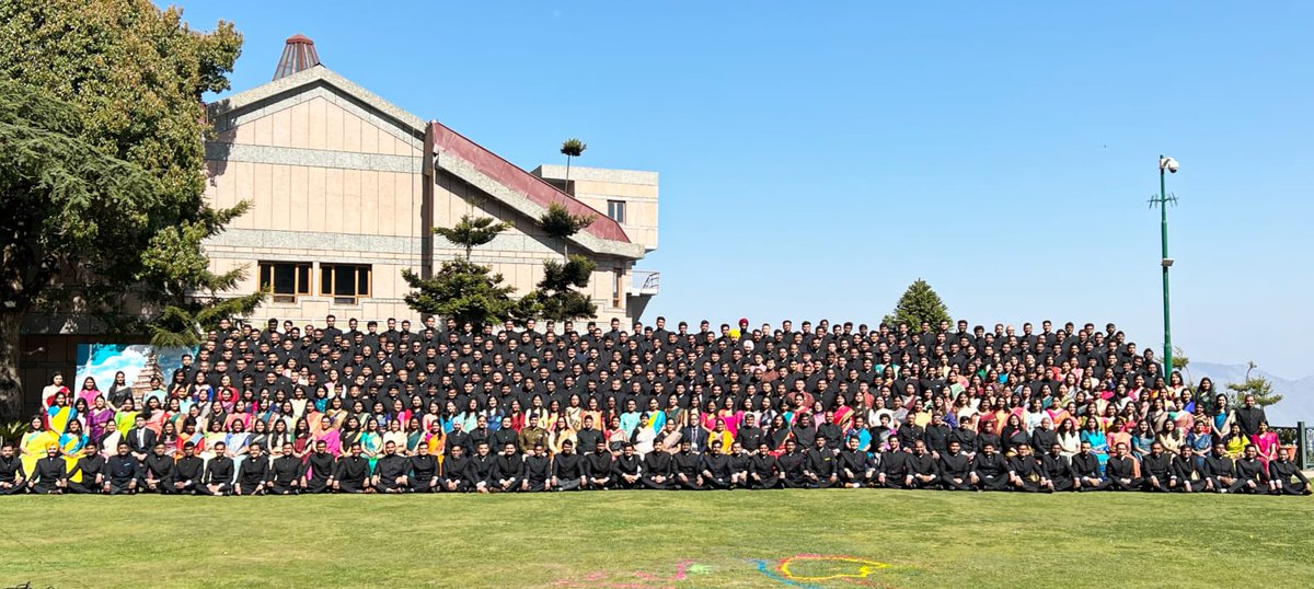 DheenahD_IAS's tweet photo. 96th Foundation Course,where we transformed from aspirants who cleared the Civil services exam to CIVIL SERVANTS  who took oath on the Constitution of India.😊🙂

The highlight of this FC are the friendships, that will last lifetime 😊🙂

#lbsnaa #civilservice #96FC https://t.co/Gz7Byxz24M