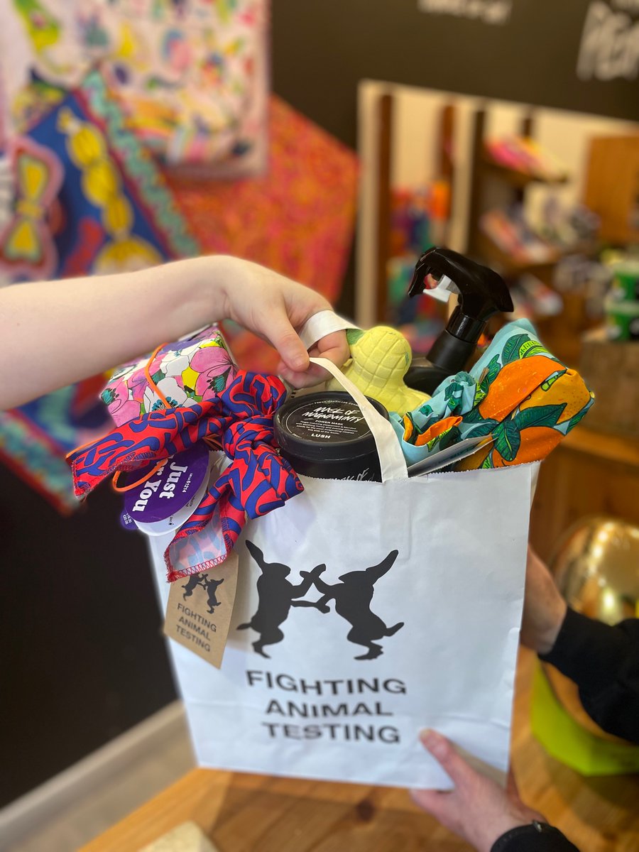 LushPreston's tweet photo. Did you know that we now do Click &amp; Collect, and also SAME DAY DELIVERY?! 🎁 

This new feature, is available on the Lush website, just add your items to your basket and choose Click &amp; Collect, and we will do the rest!

It’s that easy 😁
#lush #bathbomb https://t.co/f4UcaFpQ5Q