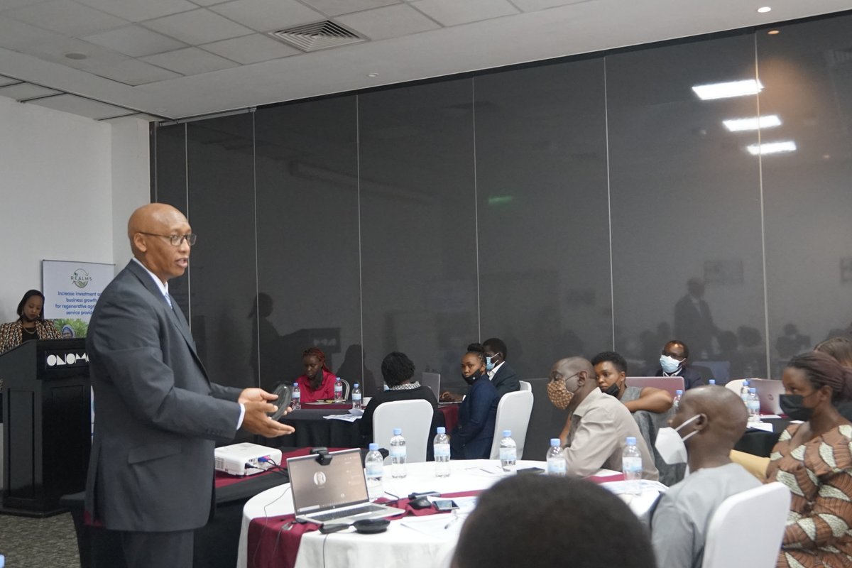 realms2020's tweet photo. #HappeningNow: @SNVRwanda is hosting a two days learning event under #regenerative Agricultural Practices for improved Livelihoods and Markets, #REALMS project, The event aims to share main results of the project up to date.
More on REALMS project:https://t.co/h3TPpAzSVe https://t.co/ezdSHNH2EA