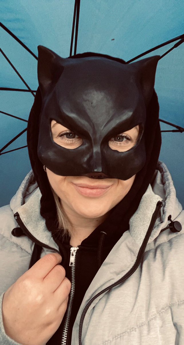 Amazing gweld #STAD yn ol! Neis gweld yr hen gymeriadau yn ol a dal mor brilliant !team Kylie ❤️<a href="/S4C/">S4C 🏴󠁧󠁢󠁷󠁬󠁳󠁿</a> <a href="/TipynOStadFans/">Tipyn O Stad Fans</a>  <a href="/machwadd/">Rhys Carter</a> <a href="/CwmniDa/">Cwmni Da</a>  <a href="/dafydd_llewelyn/">Dafydd Llewelyn</a>