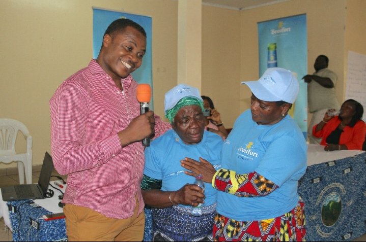 BikokoIsidore's tweet photo. J'ai aimé ce moment,
De partage et de bonheur,
Voir cette maman, 78 révolus, 
Couler des larmes de joie,
Le cœur en émoi, 
Pour 1 million de Prix.
#Lecapitalhumainmapriorité https://t.co/5dd6RGgEvb
