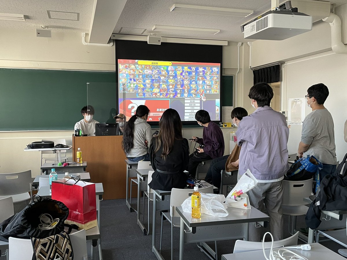 suma_brothers's tweet photo. ＃春から立教
#スマブラサークル
#ゲームサークル
本日はフル単vs落単(バカ)で対抗戦を行いました！
結果は落単チームの勝利でした🏆
授業を受けずにスマブラをプレイするのもいいですが、単位は取ってもらわないと困ります🤢 https://t.co/ssAYUzV7FU