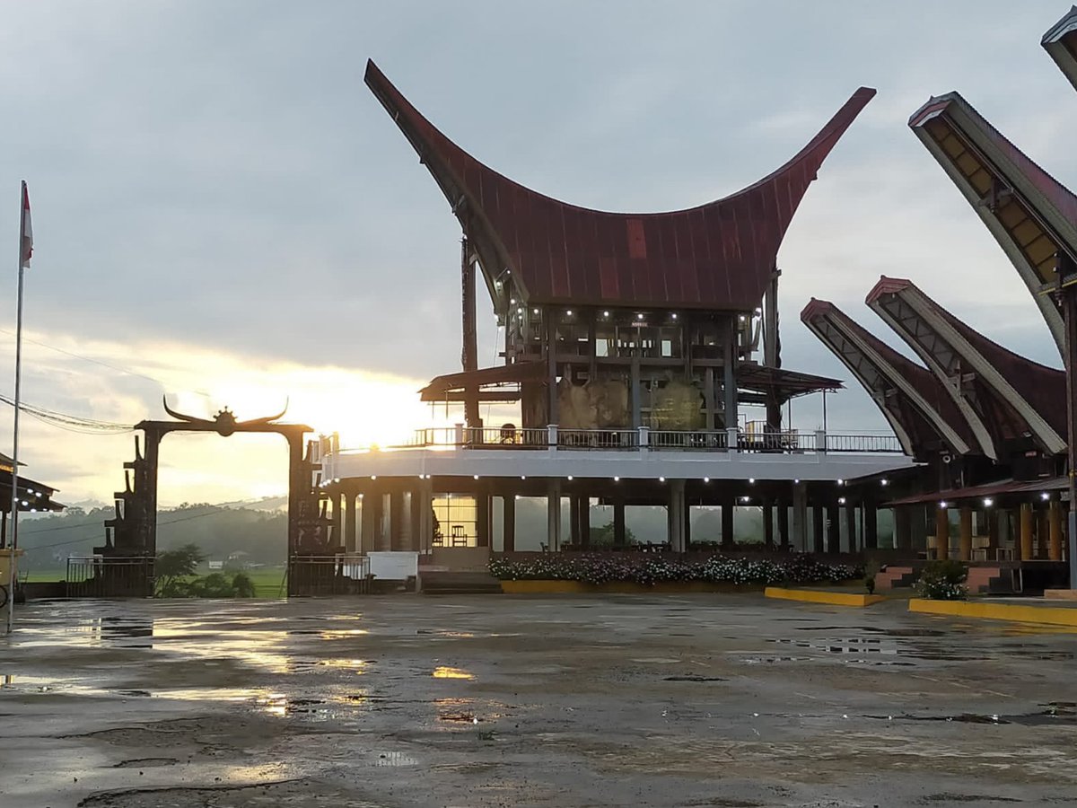 TorajaTours's tweet photo. Museum Ne' Gandeng, Malakiri, Toraja Utara.
πΈ: IG @blessing.jelita
#Toraja #ExploreToraja #TorajaTours https://t.co/ymcR86Zglq