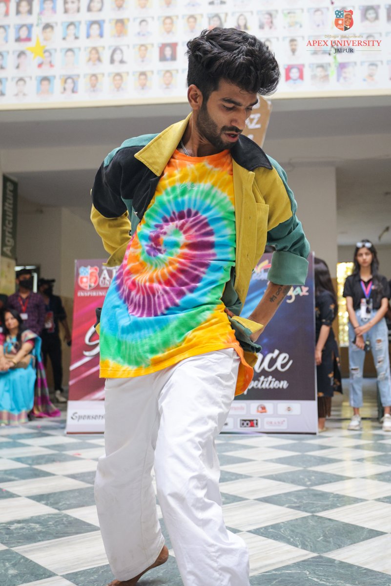 APEX_COLLEGES's tweet photo. Here's the glimpses of Day 2 of TechnoAagaz-2022. While this is just the starting, we have a box full of surprises for you, stay tuned.
#InterCollegeFest #technoAagaz #InterCollegeCompetition #AUFun #jaipur #college #event #students #India #AllIndiaLevel #music #fun #culturalfest https://t.co/KD9lXpQzWp