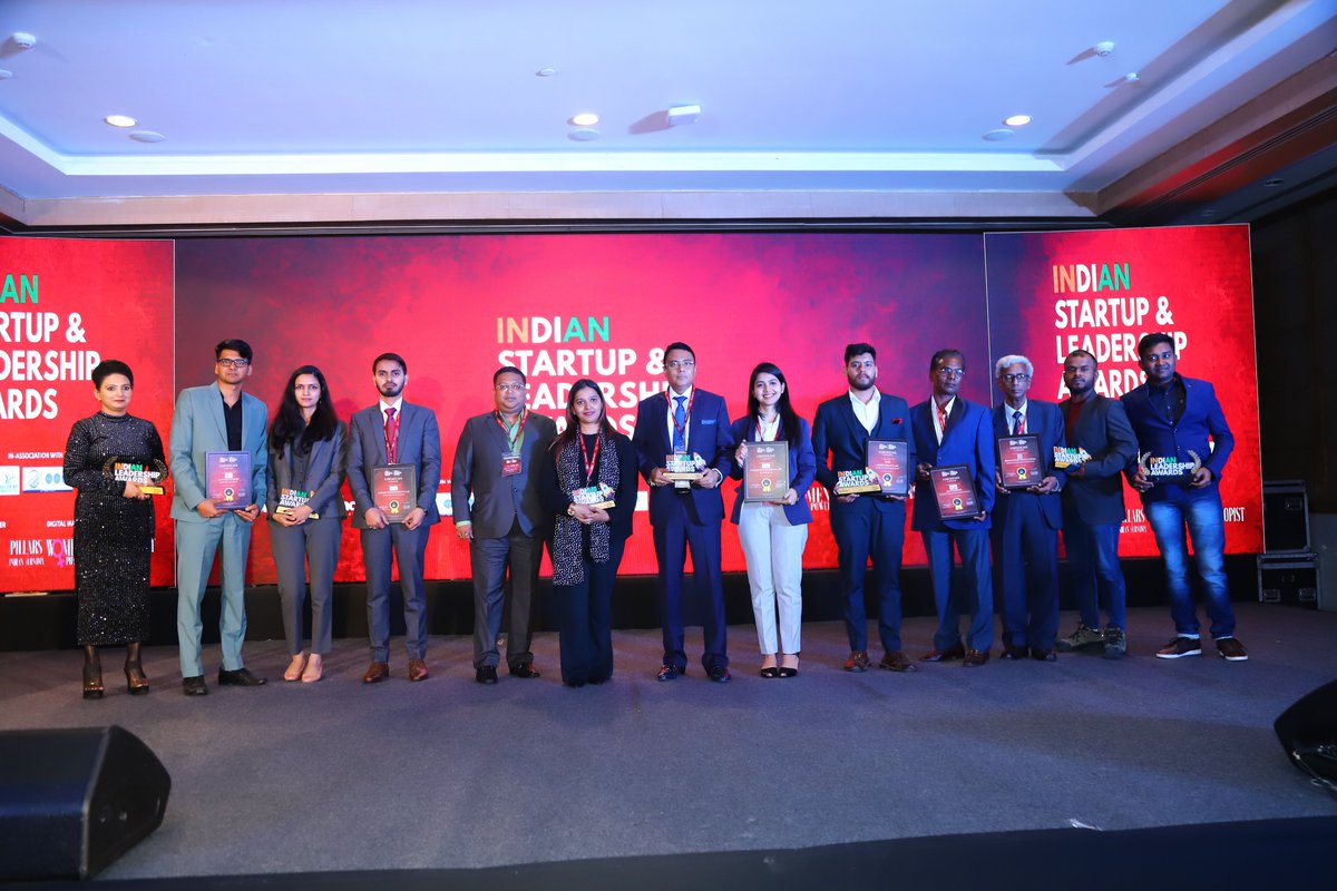 PARKOSiApp's tweet photo. CONGRATS #jharkhand
@KARLOSiTech won two AWARDS at INDIAN STARTUP &amp; LEADERSHIP SUMMIT held in New Delhi on 11th March 2022.
PARKOSi awarded the "BEST STARTUP OF THE YEAR" &amp; "BEST PROMISING ENTERPRENEUR OF THE YEAR" @HemantSorenJMM @BannaGupta76 @msdhoni
 #startupindia #nitiaayog https://t.co/CluTAyIyiV