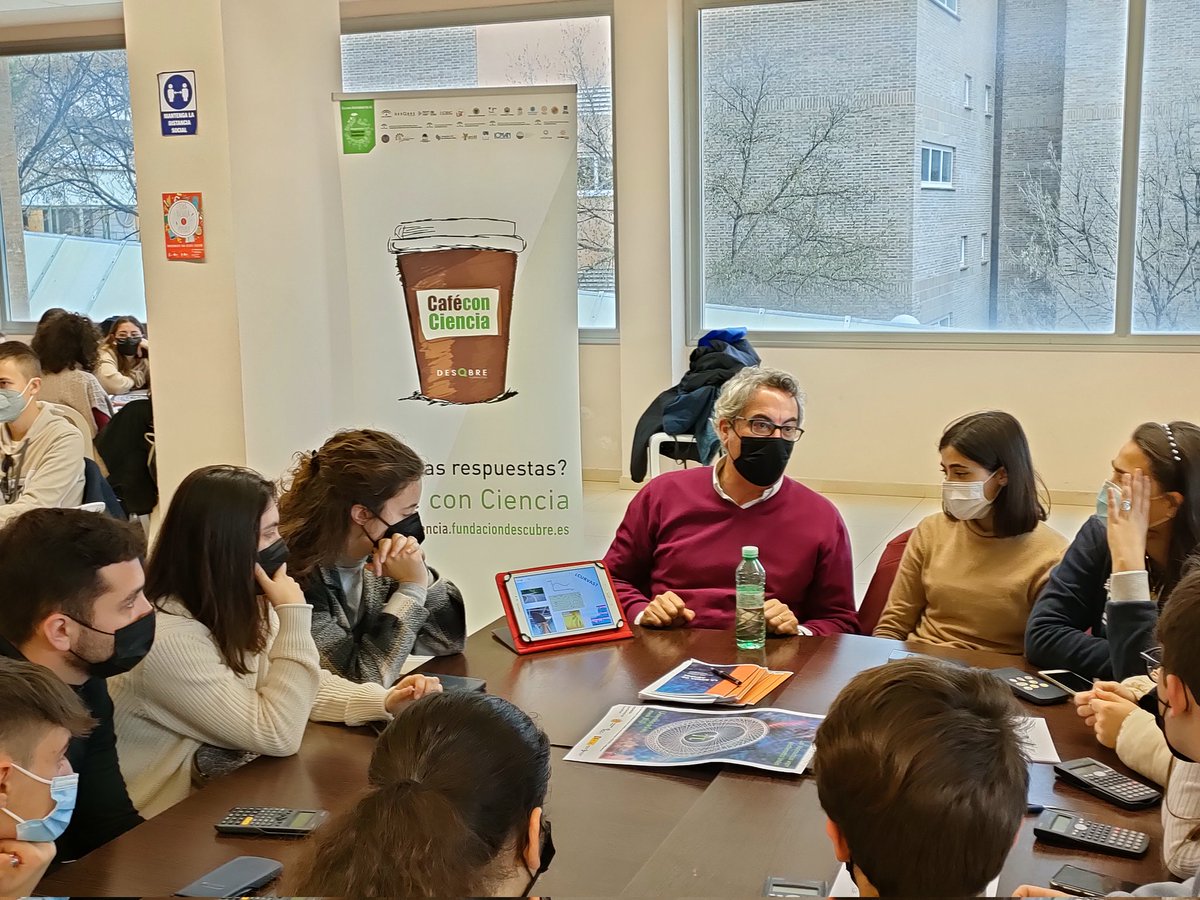 ujaen's tweet photo. Geometría con pompas de jabón, Botánica, Criptografía, Informática, curvas... Y otras formas de acercarse a las matemáticas en @ujaen cinco mesas científicas con personal investigador de la #UJA y alumnado de secundaria para celebrar el #DíadelasMatemáticas #DíadePi https://t.co/DjJL4FCWMJ