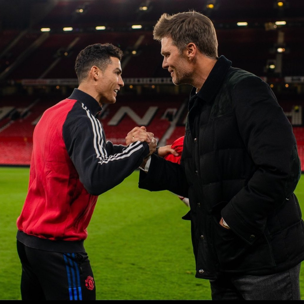 NFLUKIRE's tweet photo. 12th March: Tom Brady watches @Cristiano score a hat-trick for @ManUtd.

13th March: @TomBrady comes out of retirement. 

📸 TomBrady/TW https://t.co/pcbr0rGfeJ