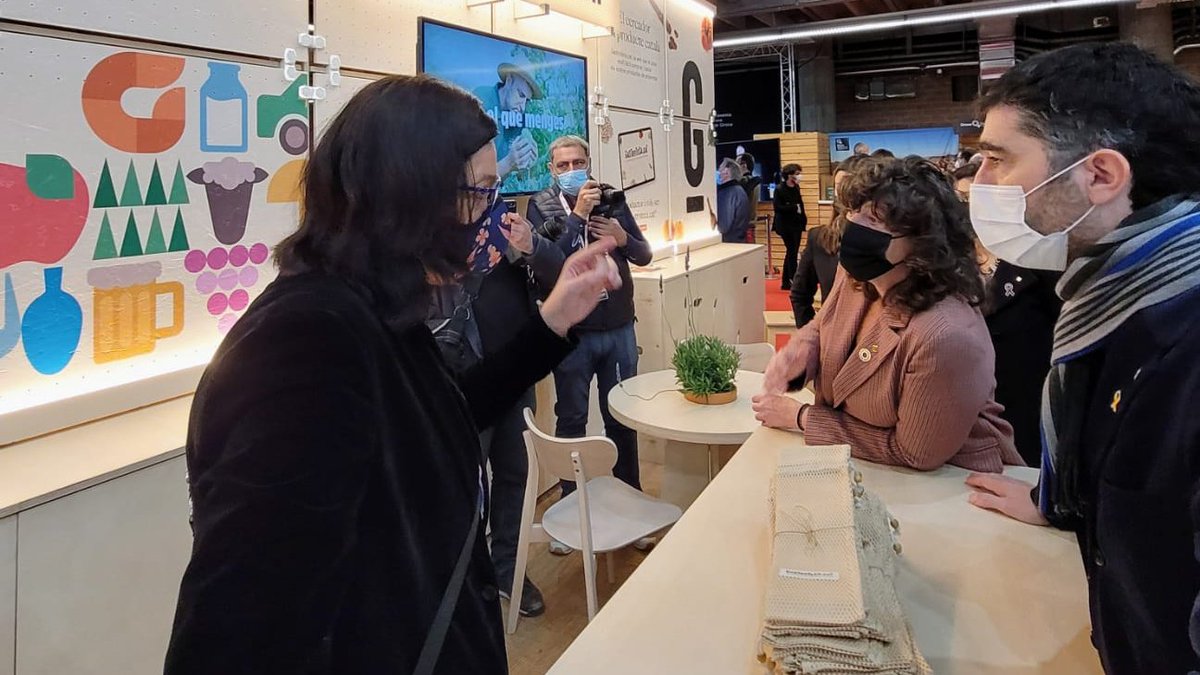 prodeCAT's tweet photo. Arrenca una nova jornada del @ForumGastroGi

Ahir vam organitzar un diàleg sobre @BenvingutsPages Tot l'Any #BAPTA amb @carmegasull i els productors de Mas Alba i @peraladamasmarc

Seguim! https://t.co/ZQDdsuqSSR