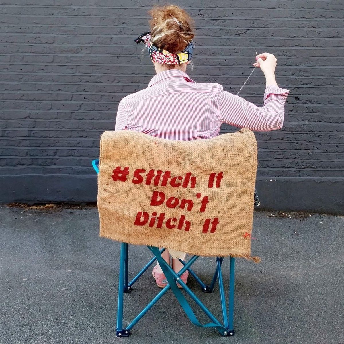 CountUsInSOCIAL's tweet photo. #StreetStitching is a movement that encourages people to repair πͺ‘ their clothes rather than buy new ones ποΈ.
Street Stitchers sit outside big retailers quietly mending their garmentsπ.
β€οΈ"It's not a protest. It's an encouragement"β€οΈ
Check them outπ https://t.co/FyfOSGHjEZ https://t.co/ghAljV7Pa7