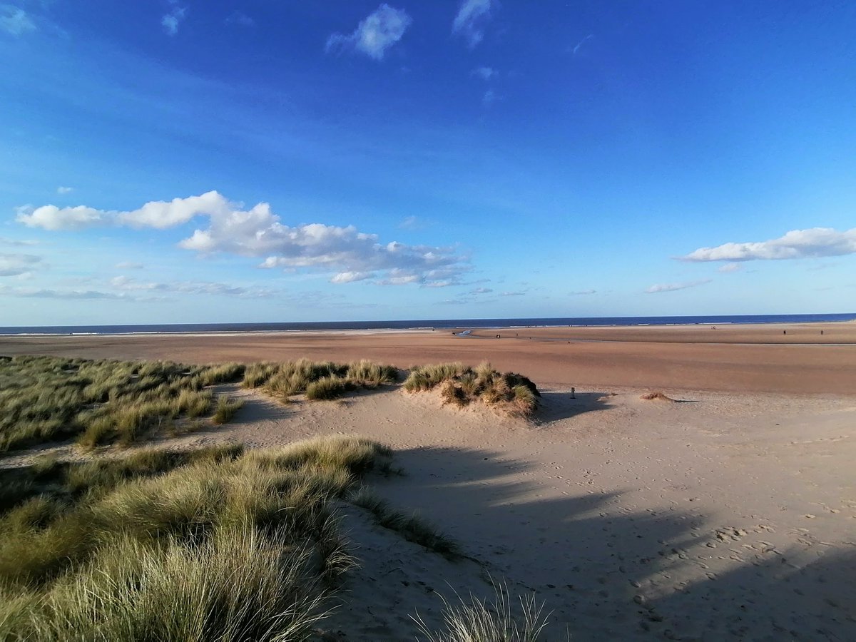 MirandaAvery12's tweet photo. 💜#norfolk #beach #sea #coast https://t.co/hQX1nbJp77