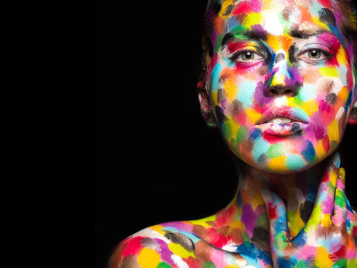 Dag van de Amateurkunst op zondag 3 april 2022, een dag voor en door amateurkunstenaars. Van 11.00-17.00 uur bij CKE en De Heuvel optredens, exposities en presentaties. Kom je mee genieten? 
Lees er alles over op: cke.nl/dvda22/