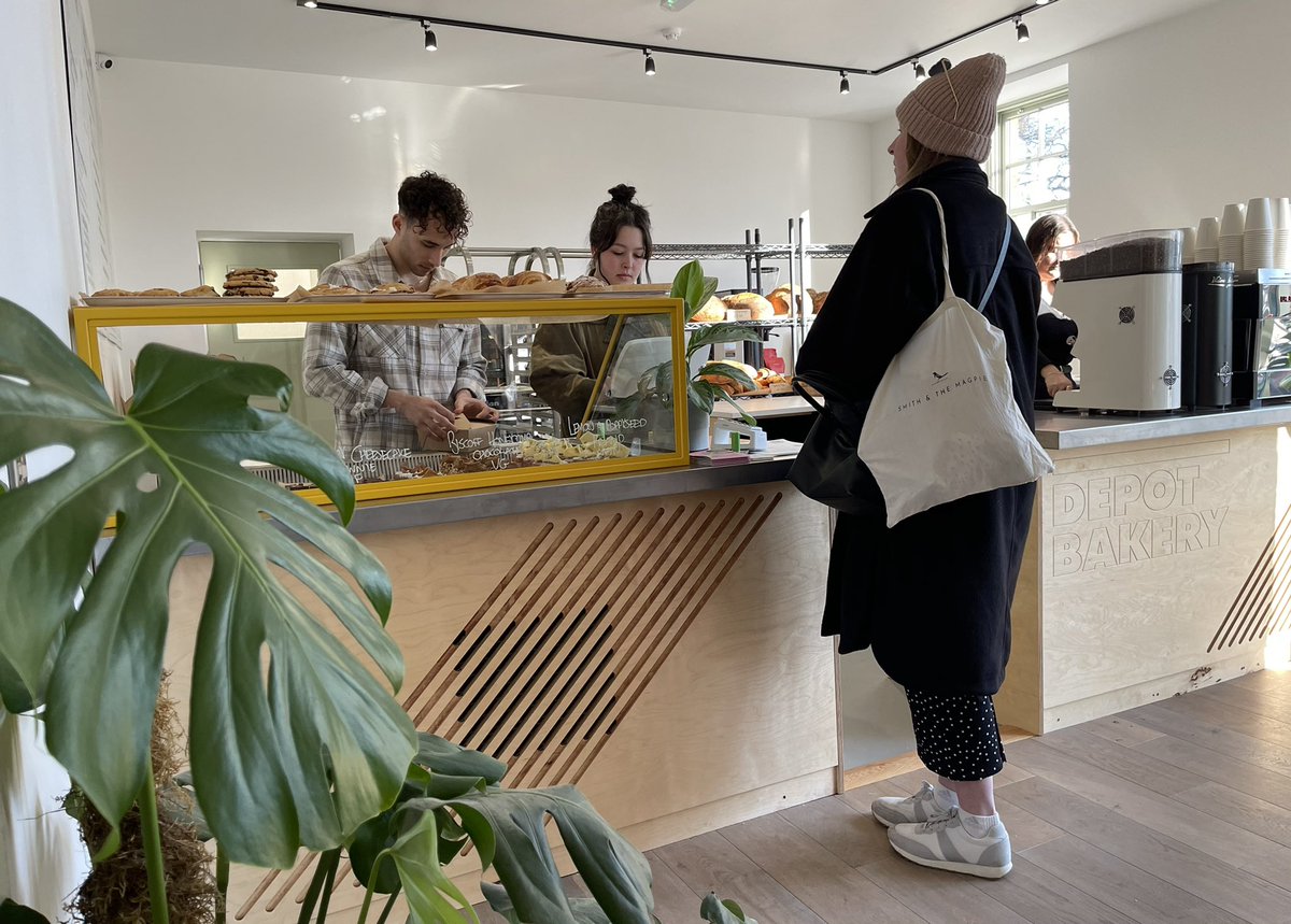 1MollyWilliams's tweet photo. Beautiful morning for the opening of the Coach House cafe in Hillsborough Park ☕️🌳

I covered the launch of this £1m project four years ago when this historic building was derelict and boarded up. Amazing to see it transformed into something great for the community.

(Thread) https://t.co/YmYdGZ0xX8