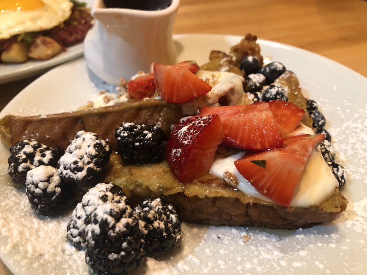 BeyondOurPlate's tweet photo. Yo and hello!!!  I call this the Get Your Butt Outta Bed And Get French Toast, French toast.  😅🤤 https://t.co/dqSc4K4usi