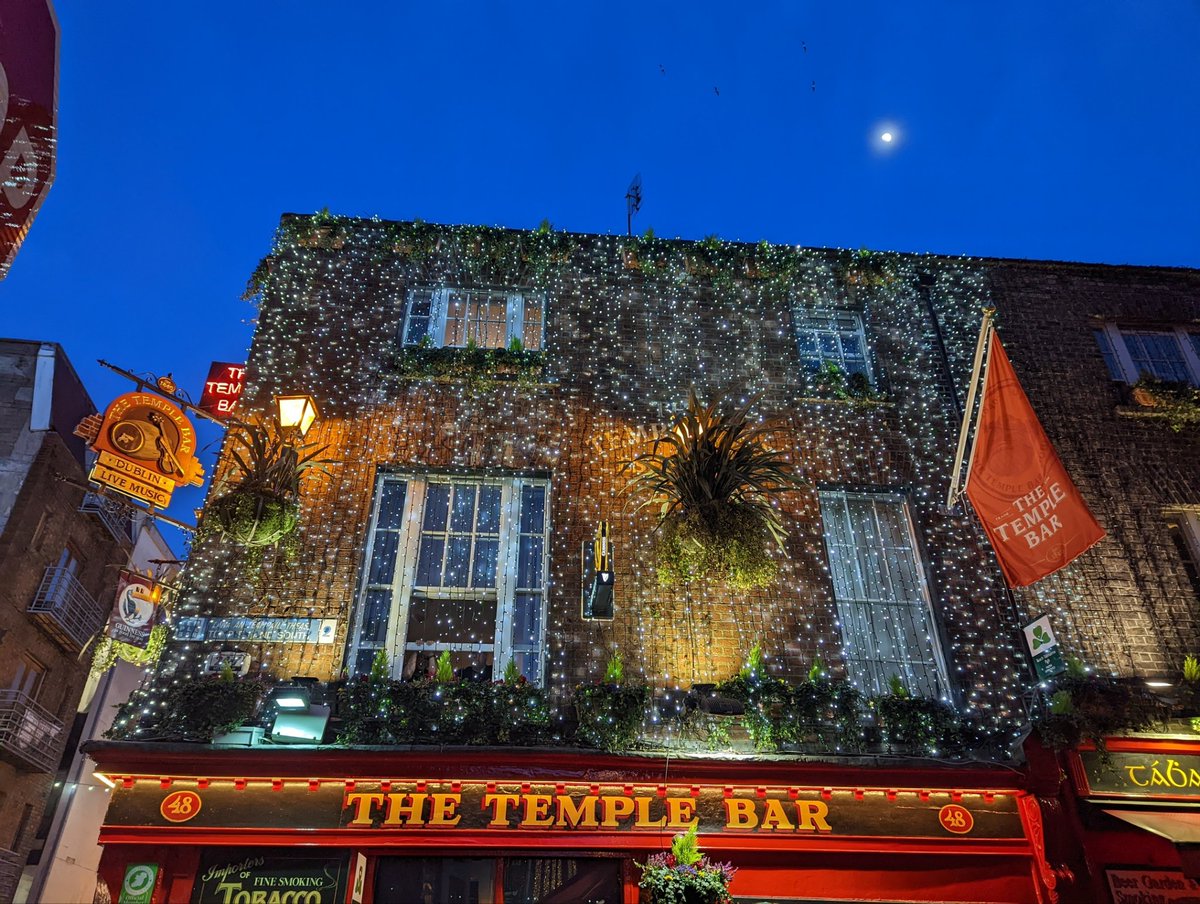 famtravblunders's tweet photo. Temple Bar
Dublin, Ireland

#finallytravelingagain #lovetotravel #traveladdict #dublin #ireland #templebar #moon #irelandatnight #travelphotography #familytravelblunders

*All photos our own, no filters 
*See blog for blunders, travel recs and more pics.  https://t.co/jFLp3T3hko https://t.co/YIjkkkceep