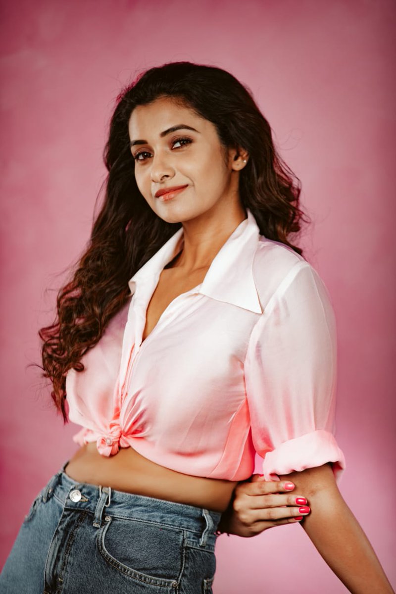 asaleem2007's tweet photo. Classy and sassy! #PriyaBhavaniShankar https://t.co/uItgIsrPyM