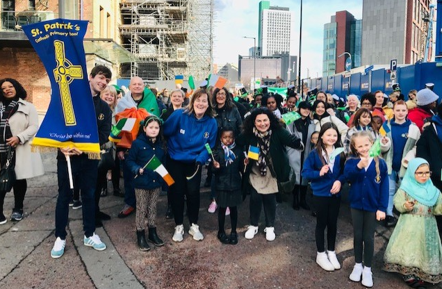StPatricksLeeds's tweet photo. A big thank you to everyone who came to join us yesterday morning in Leeds for the St.Patrick's day parade. A great morning was had by all! We proudly walked the streets flying the flag for St.Patrick's CPS.
Well done to Leeds Irish Health and Homes #bestfloat https://t.co/0tN6qHXXGI