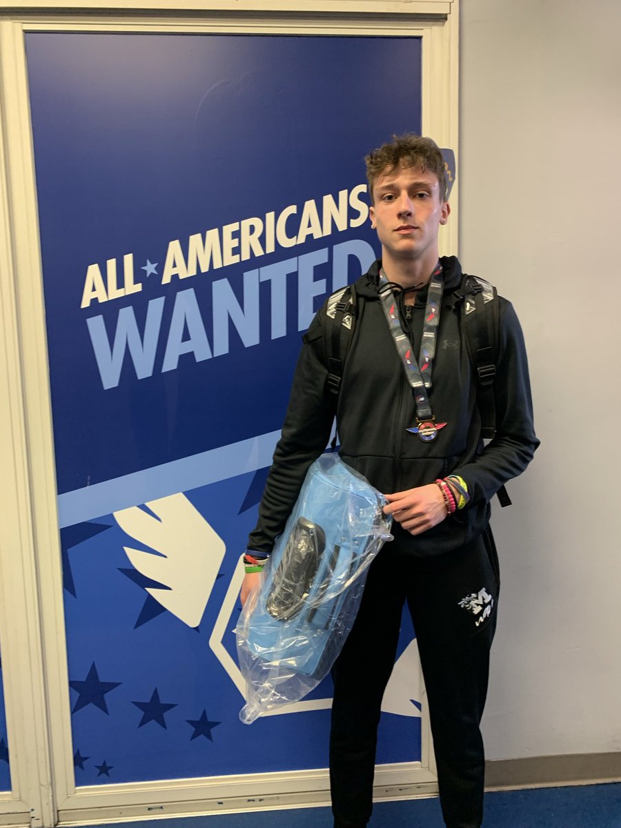 MamaWall3's tweet photo. Congratulations @jakewall06 
4th Place Long Jump New Balance Nationals NYC… Finishing the indoor season -  3x All American 🇺🇸…

Let the outdoor season begin..🙌

@HockomockSports @BayStateRun @SCMansfield @SunChronSports @BosHeraldSports @BGlobeSports https://t.co/eSq0wEzHXe