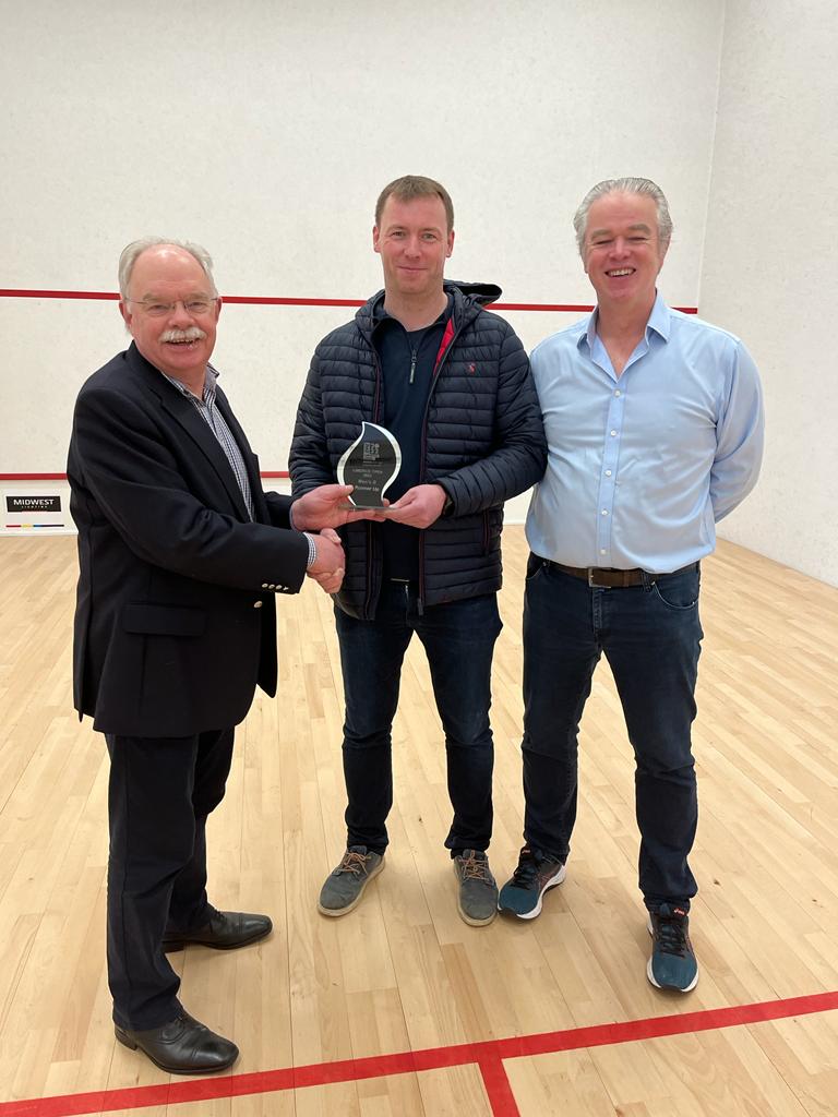 Squash_Ireland's tweet photo. On a weekend full of action, the Limerick Senior Open was taking place also. Great to have an active club in Limerick running a tour event.
A great final with Oisin Logan winning a senior title for the 1st time this season, beating Sam Buckley.

Results: https://t.co/EeMctItDO6 https://t.co/XbzysTaVda