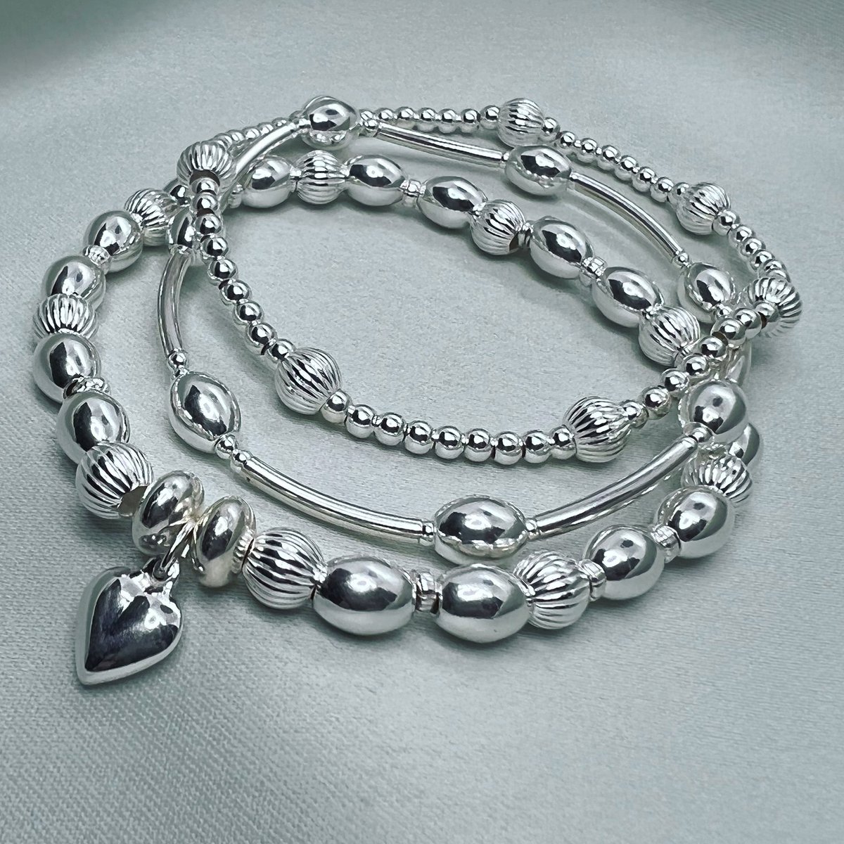 Juwellery1's tweet photo. Didi 3 Stack 🤍

Love heart collection £150 

DM TO ORDER 💳 https://t.co/potNdIIYtN