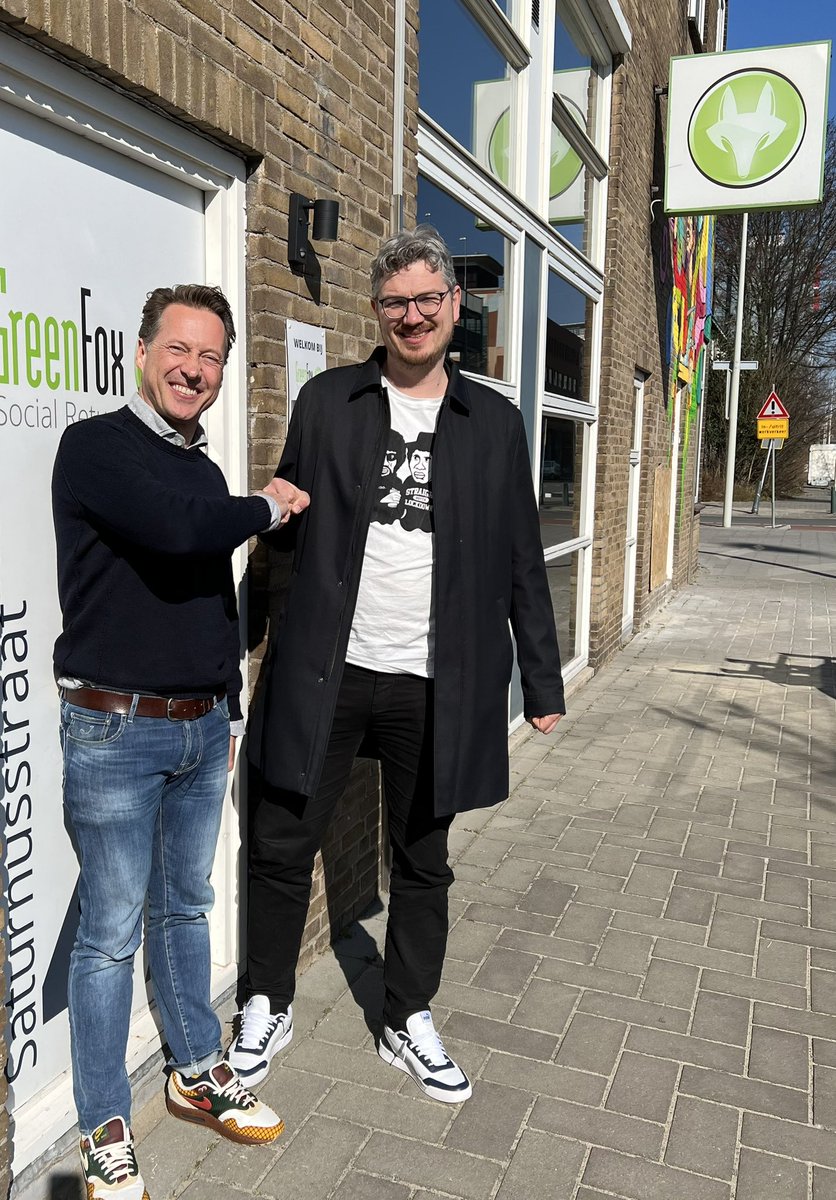 5 jaar geleden kregen GreenFox <a href="/Socreturn/">GreenFoxSocialReturn</a> van <a href="/GroenLinksDH/">GroenLinks Den Haag</a> raadslid <a href="/kapteijns/">arjen kapteijns</a> de erkenning Haagse Werkgever van het jaar. Inmiddels is Arjen wethouder en mogen wij ruim 300 mensen het afgelopen jaar naar werk helpen. 
Dank voor je steun!