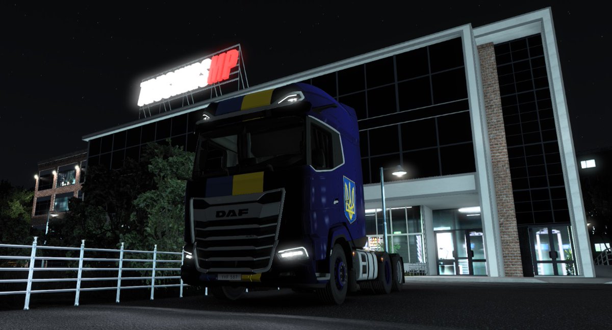 FrasSpaz's tweet photo. The newest #TruckerMP update is GORGEOUS!
Had to come look for myself. The #OperationsHQ and showroom are wicked, and not finished yet.
@TruckersMP #ETS2 https://t.co/MjZsh4qZzP