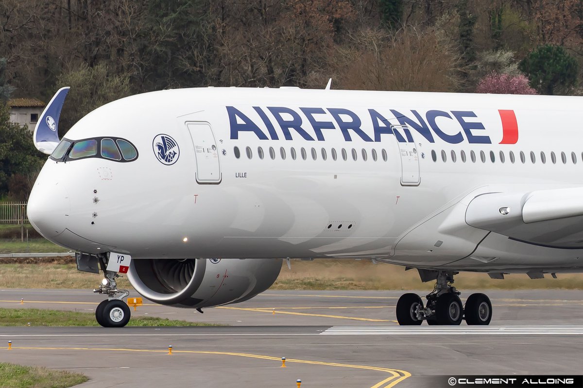 CAlloing's tweet photo. 16th @Airbus #A350 for @AirFranceFR , #FHTYP named to the city of @lillefrance ! Line-up for her 2nd test flight today at #Toulouse #AIB02FM ! @A318111 #Avgeeks #Avgeek #A359 https://t.co/vYRBuZfduY