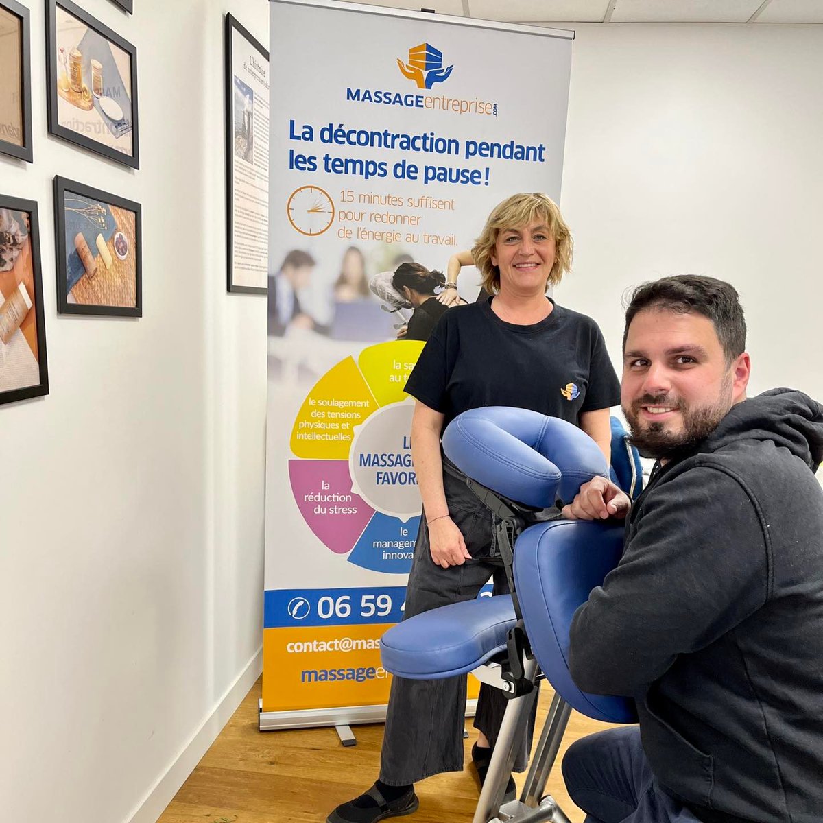 Les dernières semaines ont été assez chargées. Aujourd’hui, j’avais donc réservé une petite surprise à toute l’équipe ! 🥰 

Un massage "Amma" de 15 minutes pour tous les salariés, spécialement pensé pour être effectué sur le lieu de travail. 🤤