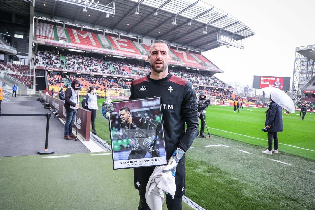 [ 𝔾𝕣𝕒𝕥𝕚𝕗𝕚𝕔𝕒𝕥𝕚𝕠𝕟 ]

🏆 Avec 37% des votes en sa faveur, <a href="/CaillardM/">Marc-Aurèle Caillard</a> a été élu Grenat du mois de février👏

📸 Dimanche face au <a href="/RCLens/">Racing Club de Lens</a>, notre gardien a reçu sa distinction 👇