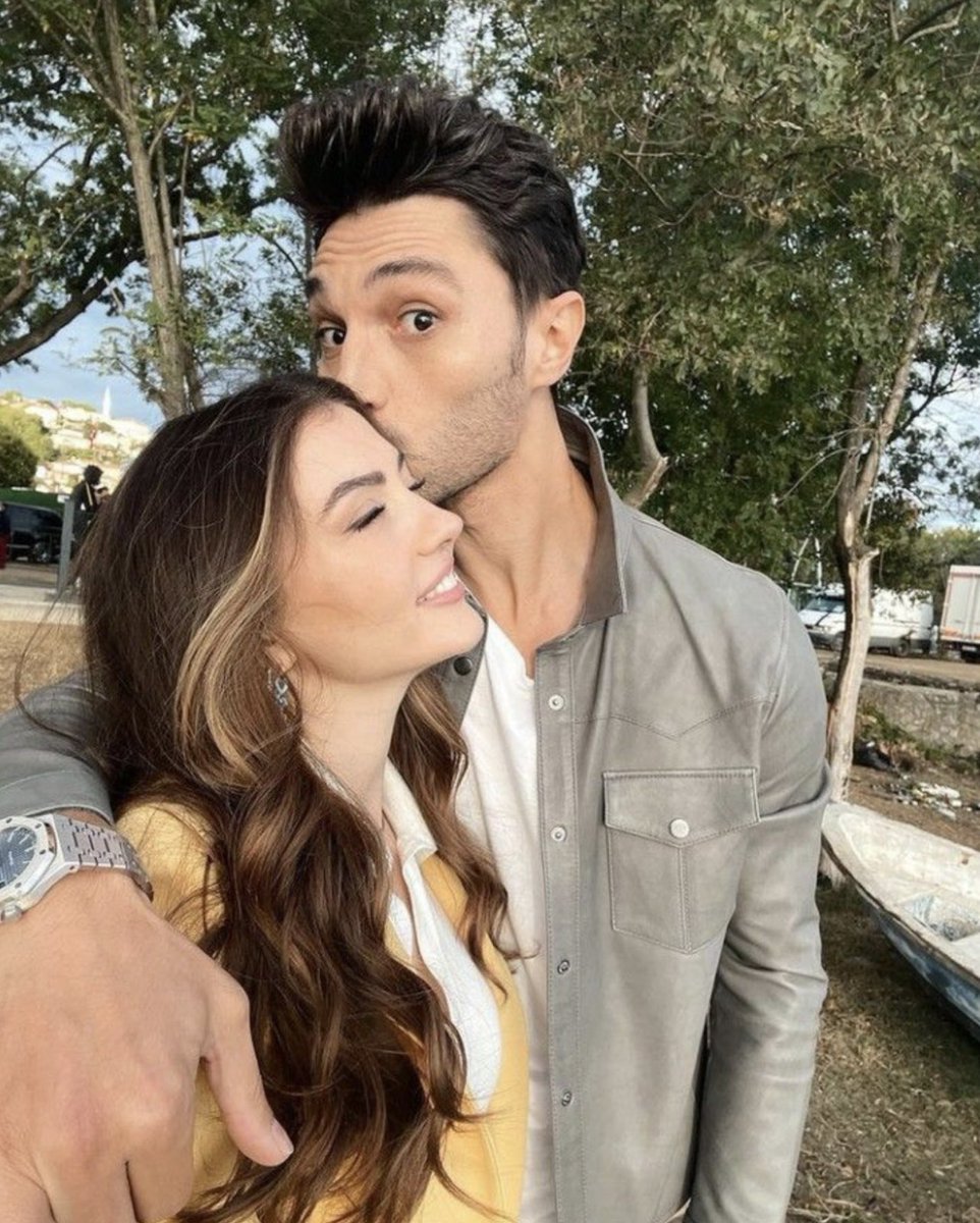 illburfc's tweet photo. - hani eski bir resme bakarken…🤍 @burcu_ozberk @illhansen #BurcuÖzberk #İlhanŞen #AşkMantıkİntikam https://t.co/ukx6VaUGa5