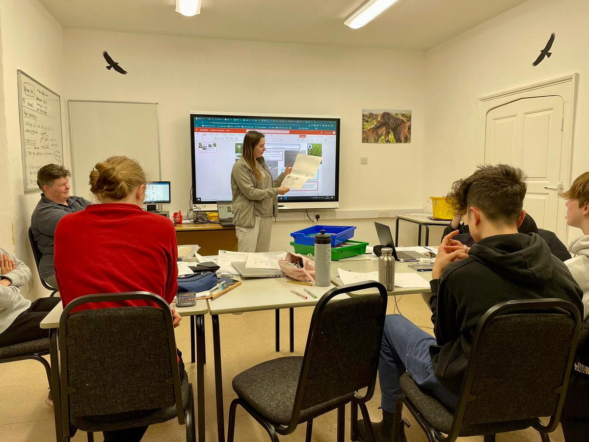 KewHouseScience's tweet photo. KHS students present their research and findings on the last day of their incredible biology field trip! #KewHouseSchool #KewHouseScience #alevelbiology @KewHouseSixth https://t.co/msziMLnGkF