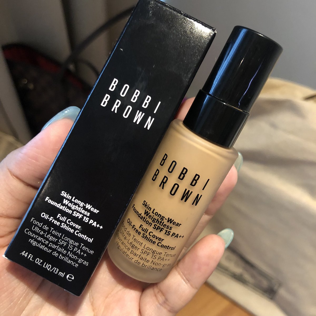 bobbibrown skin lw foundation 13ml 🐾
✔️สี natural N052
✔️ลองกดปั้มเดียว เข้มกว่าผิว
✔️กล่องครบ
✔️420.-รส จากราคาเตม 1,000.-
♡︎ #ส่งต่อสกินแคร์มือสอง #ส่งต่อสกินแคร์ #ส่งต่อคสอ #ส่งต่อคสอมือ2 #ส่งต่อคสอมือสอง #ส่งต่อเสื้อผ้ามือสอง #ส่งต่อ #เครื่องสําอางเกาหลี