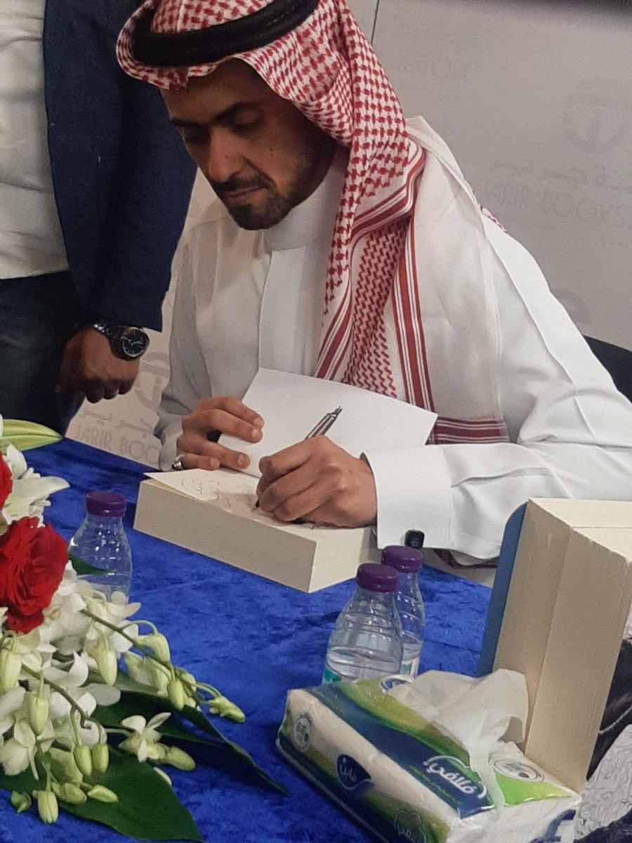 EmanSuliman2's tweet photo. @OsamahAlmuslim 
#بساتين_عربستان 
#عرين_الأسد 
أخيرا الرواية صدرت، والجميل أن عدد الصفحات أكثر من الروايات السابقة. ومن بدايتها واضح الجمال والحماس في الأحداث 👍🏻 https://t.co/yxDCznaiPT