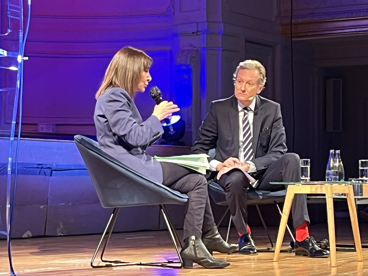LdeServ's tweet photo. #Automobile2022 
@Anne_Hidalgo « Remettre le travail au cœur de mon projet, rétablir l’impôt sur les grandes fortunes pour assurer les rentrées fiscales. L’état doit accompagner les régions pour les #ZFE il faut un consensus… @PFA_auto @mobiliansfr @la_FIEV @SCIAM_FR https://t.co/gvabK0CfUA