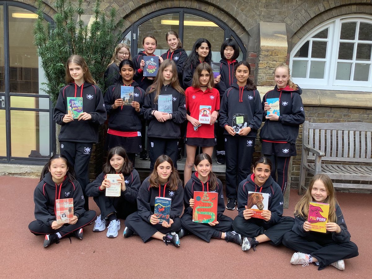 GandLLibrary's tweet photo. One of our goals for our #LitWeek 2022 was encouraging the reading of more non-fiction books. Very well done Mrs Devadoss’s Year 7 pupils for this great class effort! 👏📖📕📚 @GandLSchool https://t.co/QPOdkkNU5U