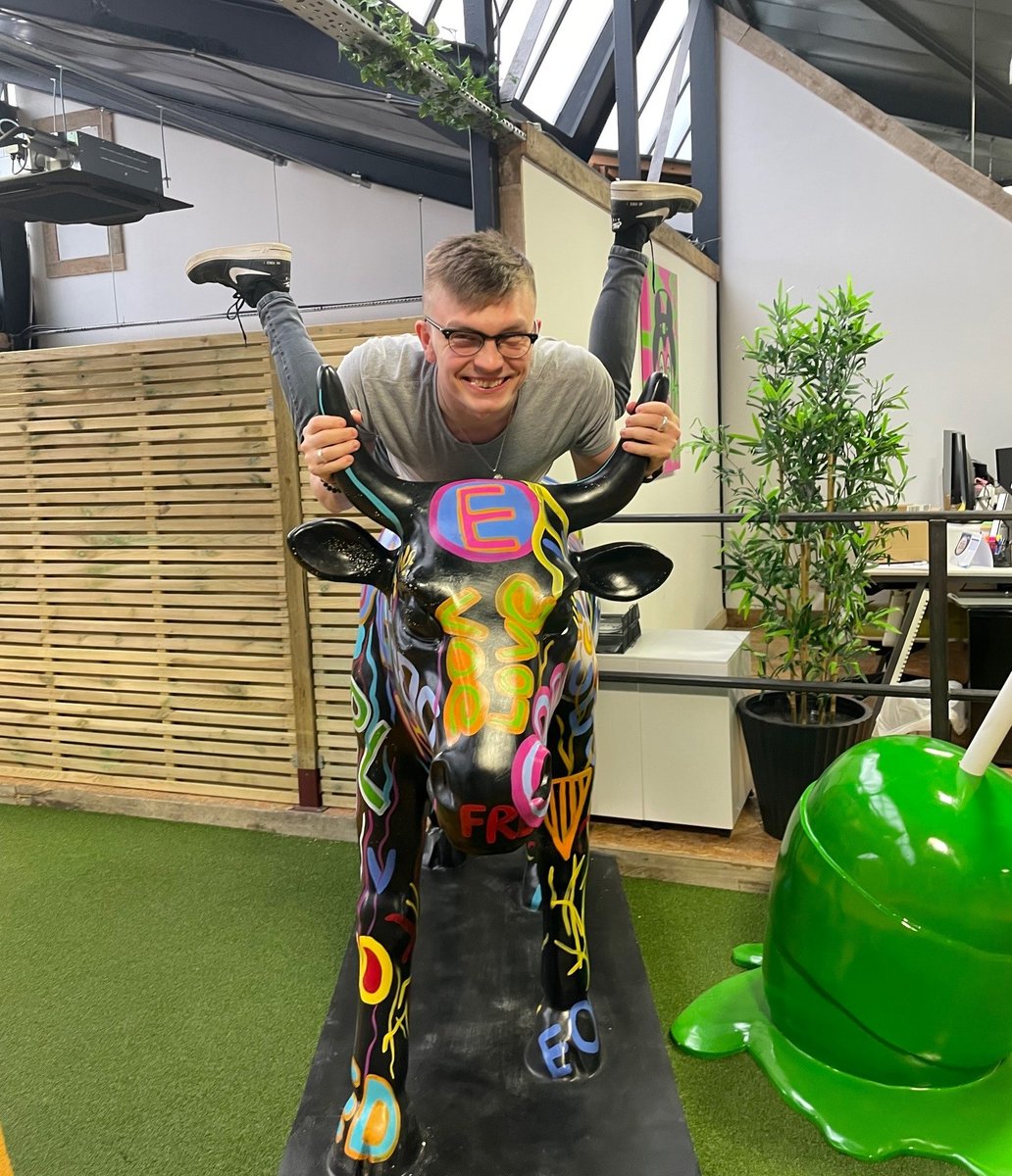 SebSpace3's tweet photo. Happy Monday! 👏 If you lack motivation, come and do a trial day with us and increase your productivity. The open spaces/networking & bright interior are bound to lift your mood when you have Monday blues.
#coworking #sharedspace #networking #coworkcommunity #hotdesk https://t.co/WVid5m37E7