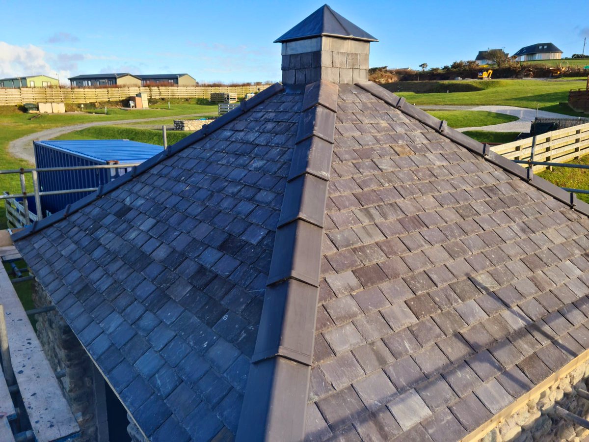 We've started offering our roofers prizes 💰🏆 for best photo of their ongoing work each month. 
Here's February's winner 🏆. 
Well done to Chris &amp; Dan for this tidy little job near Pwllheli ⚒ 📷
Using reclaimed 14x8 Welsh slate.
#roofing #cymru #wales