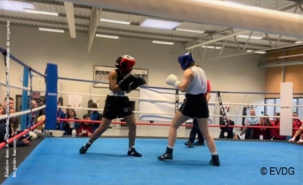 santearmees's tweet photo. #MondayMotivation l Les élèves de l’École du Val-de-Grâce ont participé au tournoi sportif des grandes écoles de la #Défense au @SportsDefense.
Palmarès 🏆 :
-🥇prix en boxe
-🥈prix en aviron indoor
-🥈 prix en équitation
#CohésionDéfense #TSGED https://t.co/ZKTKm6RecB