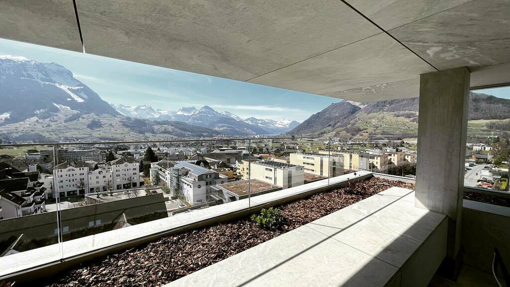 MeisterUrs's tweet photo. #beautiful #view from the #roof of #SZKB https://t.co/01UsoKmjjt https://t.co/OTUx9F75yv