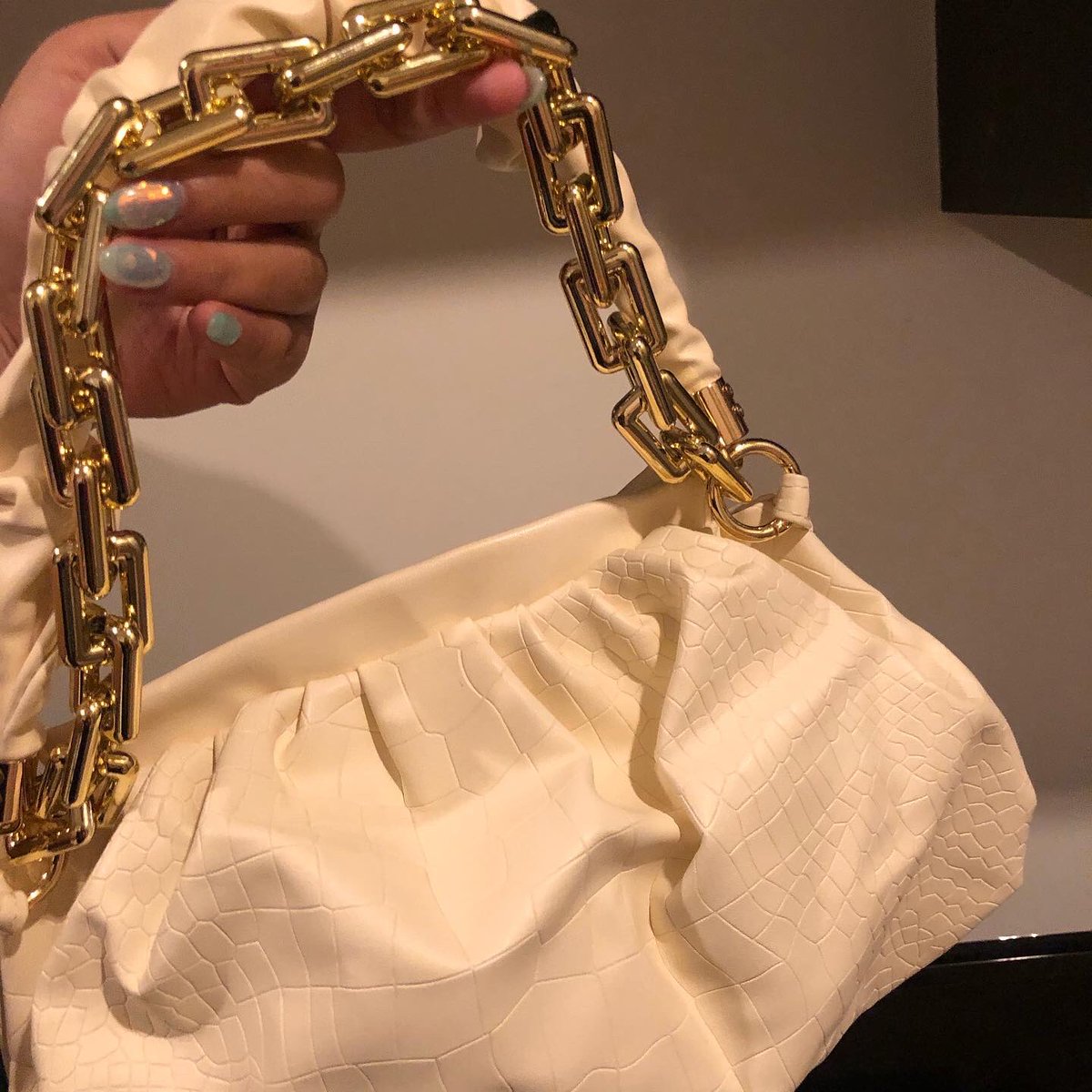 150.- รวมส่ง
#ส่งต่อเสื้อผ้ามือสอง #เสื้อผ้ามือสองสภาพดี #เสื้อผ้ามือสองราคาถูก #เสื้อผ้ามือ2 #ส่งต่อเสื้อผ้ามือ2 #เสื้อผ้ามือสอง #กระเป๋าสะพายข้าง #กระเป๋า #ส่งต่อกระเป๋ามือสอง #ส่งต่อกระเป๋า