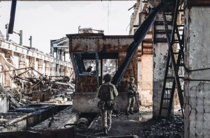 Las autoridades de la autoproclamada República Popular de  Donetsk denuncian la muerte de 16 personas en un ataque del Ejército de Ucrania bit.ly/3tOWJay