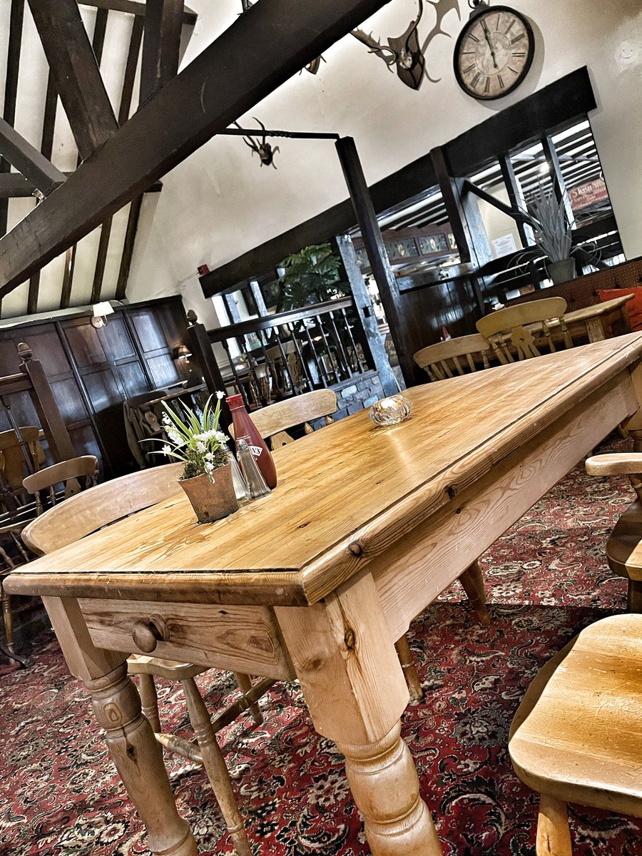 OwdNellsTavern's tweet image. A massive ‘Thank-You’ for our NEW table ‘5’ # @AndrewWillacy #canalside #nellsfamily ❤️💪🏼🦆