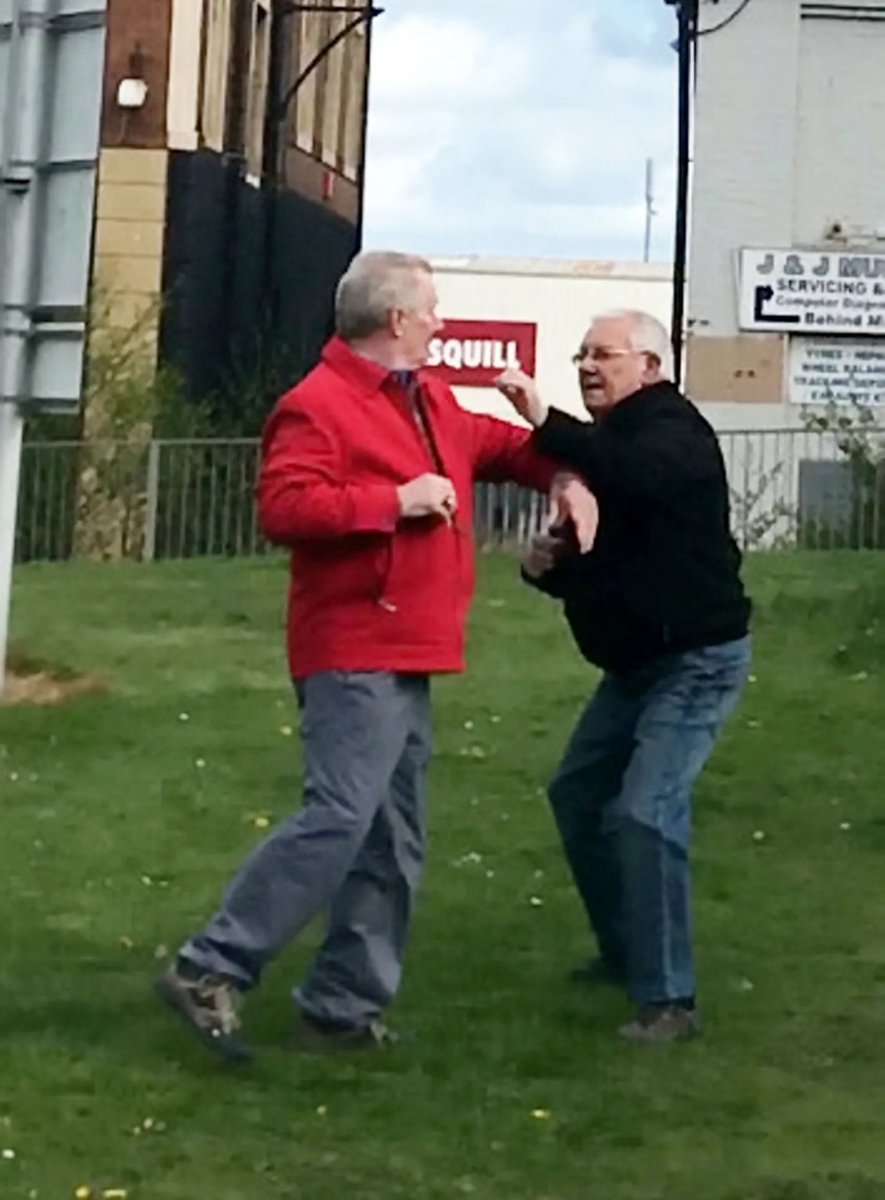 <a href="/elonmusk/">Elon Musk</a> Do something fast <a href="/danawhite/">danawhite</a>