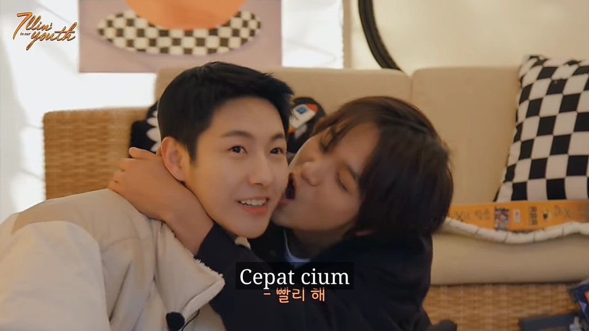 nctzenbase's tweet photo. neozen ingat chan, kamu itu nyium bukan nyedot 😭 https://t.co/cpAMTjRo8E