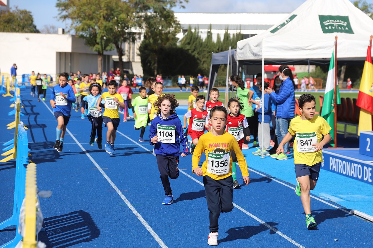 LaRinconada_Web's tweet photo. Cerca de 2.000 personas en la #CarreraPopular
Fiesta deportiva por las calles de #LaRinconada. Como principales novedades, se celebró la categoría ‘Pequeñín’ y la prueba Aniversario pasó a ser prueba Solidaria, a beneficio de #AFADI  🏃‍♀️🏃💙https://t.co/R0inx6C1Hu https://t.co/IZRNoUOAoO