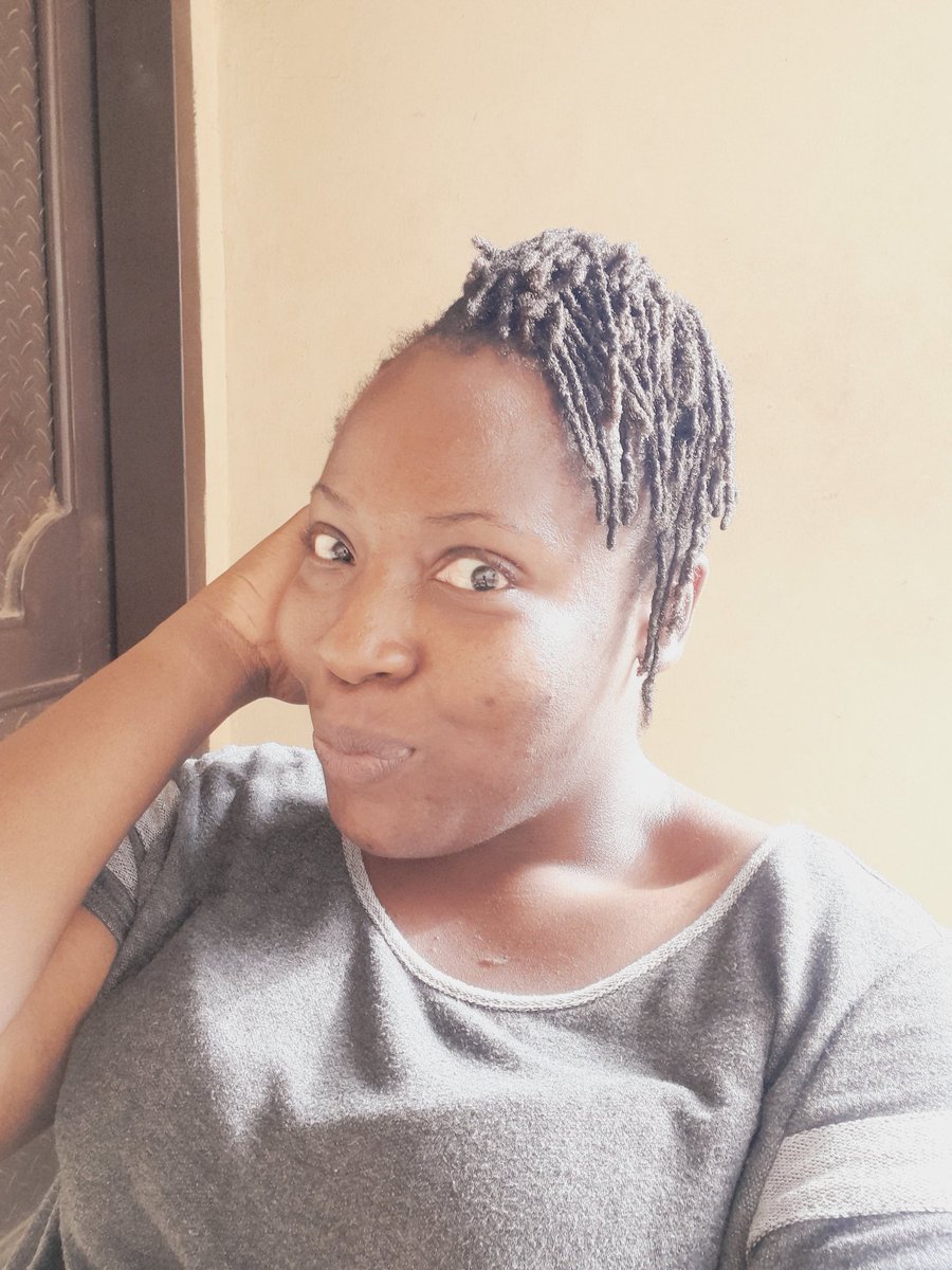 ounjeamuludun's tweet photo. About Last weekend!
They did small thing on my head😁🤭💃🏾🤸🏾♂️
#NewStyleAlert
#SuperErrandGirl https://t.co/zN7RLH3rJs