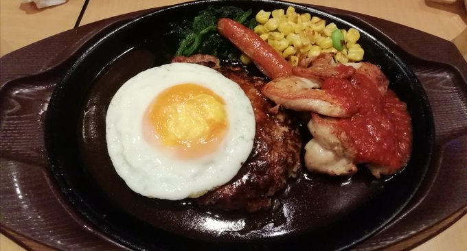 またガスト飯。ホテルに戻ってきてグダッてます。明日の実家行きは趣向を変えて琴電で仏生山に向かいます。 