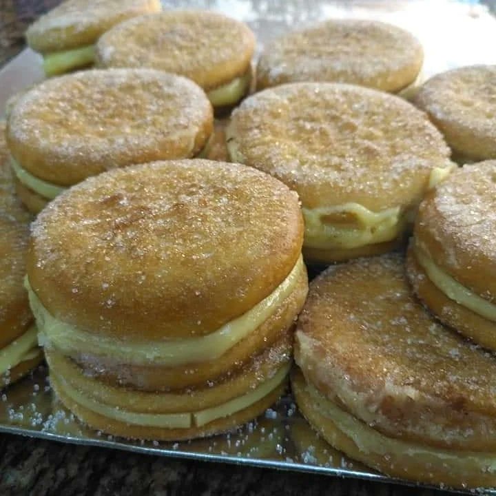 ¿Qué dulces de Semana Santa os gusta más? 😋😋 Yo soy de roscos fritos... Os esperamos en nuestra panaderia en el mercado de San Agustín puesto 29.
También podéis hacer vuestro pedido a través de nuestra tienda on line 👉 dulcestipicosgranada.es
#semanasanta #panaderiagranada