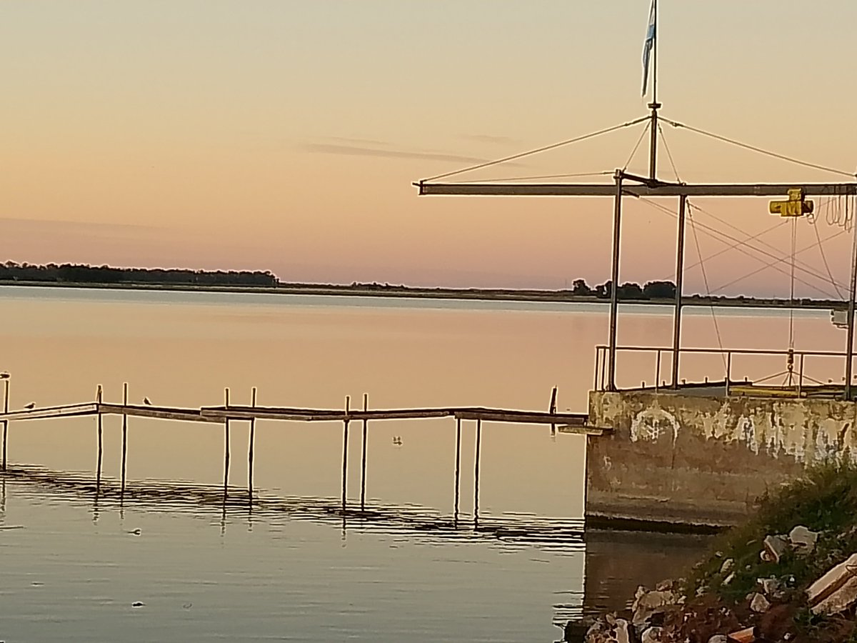 Lago_Cochico's tweet photo. Uno de los mejores destinos para disfrutar amaneceres y atardeceres. Cochicó Pcia. de Buenos Aires Argentina, #turismo #lunes #muylunes #buendia https://t.co/c0gXhzrJA4